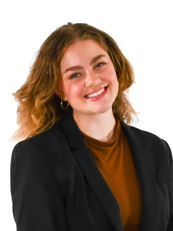 headshot of hannah branch