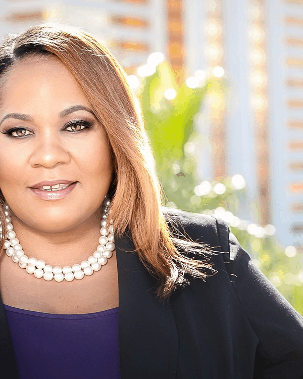 headshot of Asha Jones