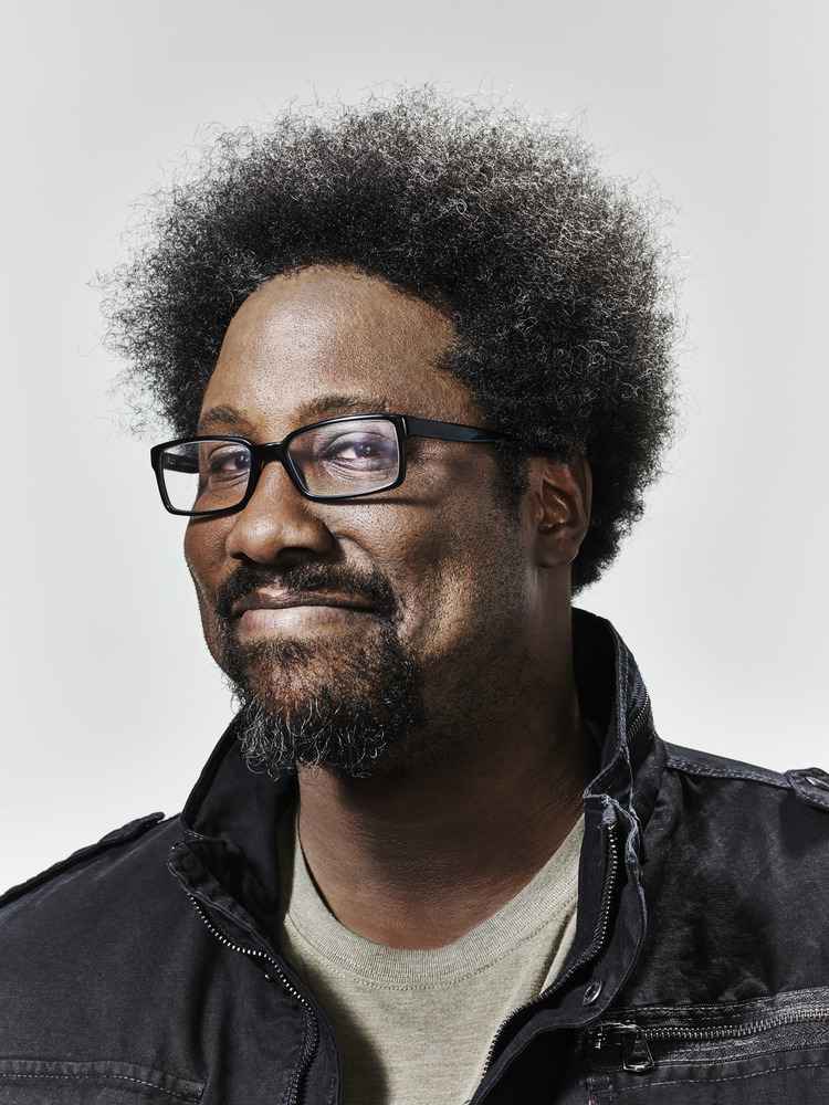 W, Kamau Bell picture