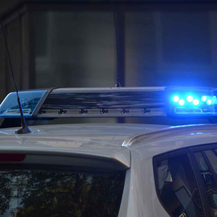 lights on top of a police car